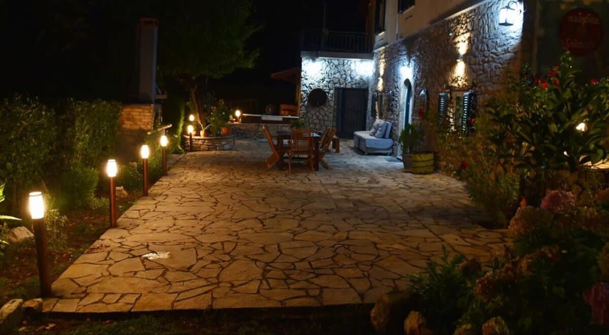 Kalavrita Winter Retreat - Homely Spacious Chalet Áno Vlasía Екстериор снимка